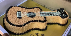 Guitar Cake