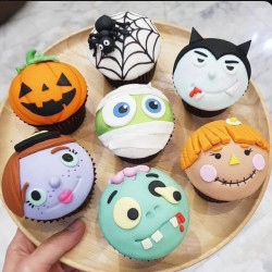 Halloween Cupcakes 1