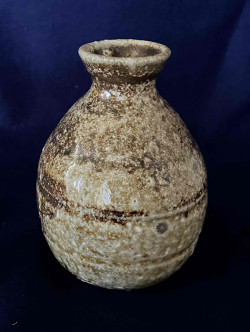 自然釉徳利(Shizenyu Tokkuri)/ Natural glaze sake bottle【③】